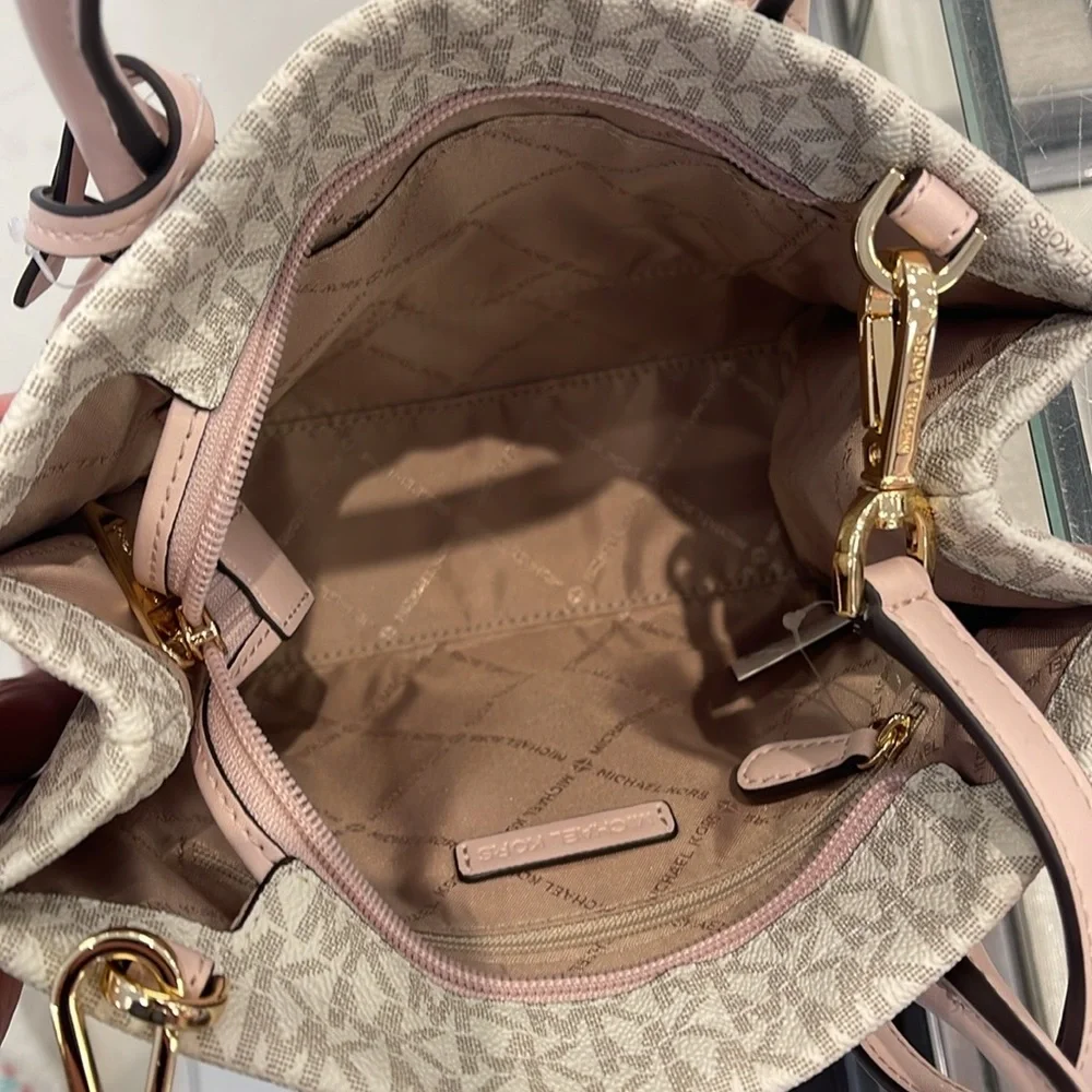 Michael Kors Mirella Small Shopper Top Zip Crossbody BagPowder Blush Logo MK
NWT - Picture 12 of 16